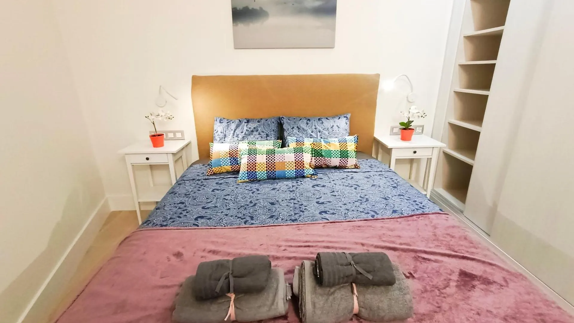Bcn Private Rooms - Ronda Universidad Barcelona 0*,  España
